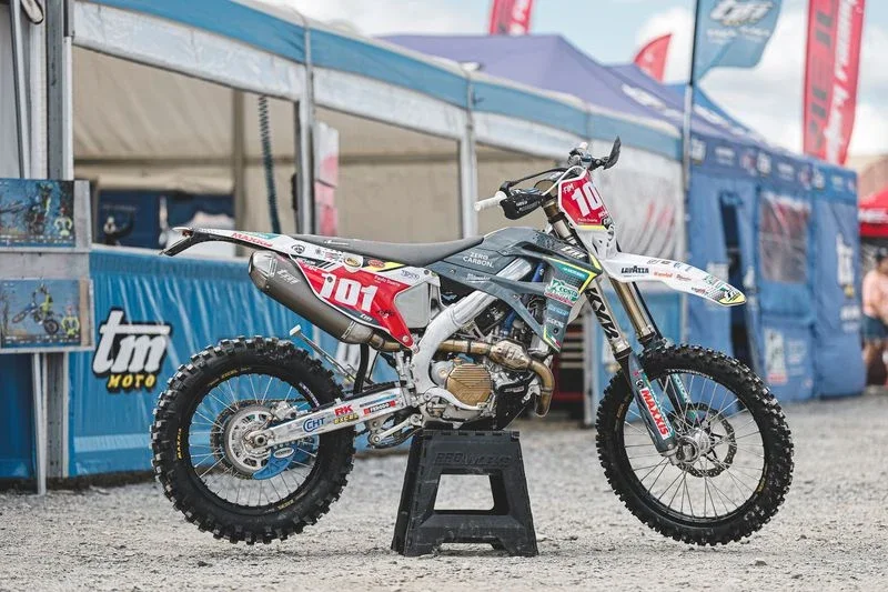 TM 300FI EN 2026 de Zach Pichon en EnduroGP